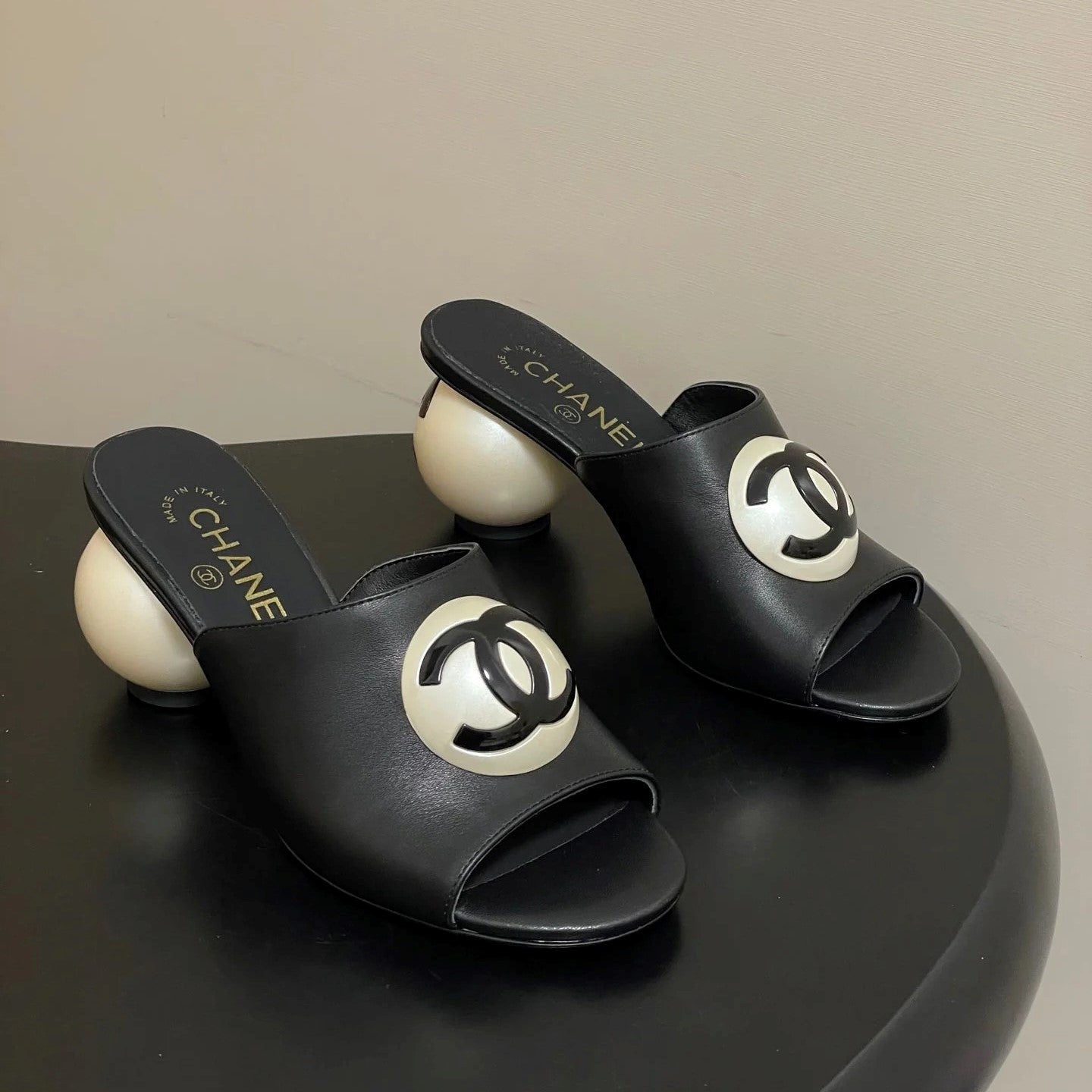 CC 2026 Pearl Heel Sandals 70 Double C Buckle Sheepskin