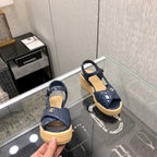 PEEP-TOE THICK SOLE SANDALS IN NAVY BLUE PATENT LAMBSKIN