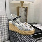 PEEP-TOE THICK SOLE SANDALS IN WHITE MIX BLACK WOVEN FABRIC