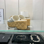 THICK SOLE WEDGE SLIPPERS IN WHITE LAMBSKIN AND BEIGE RUBBER