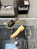 THICK SOLE WEDGE SLIPPERS IN BLACK LAMBSKIN AND BEIGE RUBBER