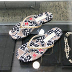THONG SLIDE IN COLORFUL FLORAL FABRIC