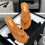 THONG SLIDE IN BRONZE BROWN SUEDE
