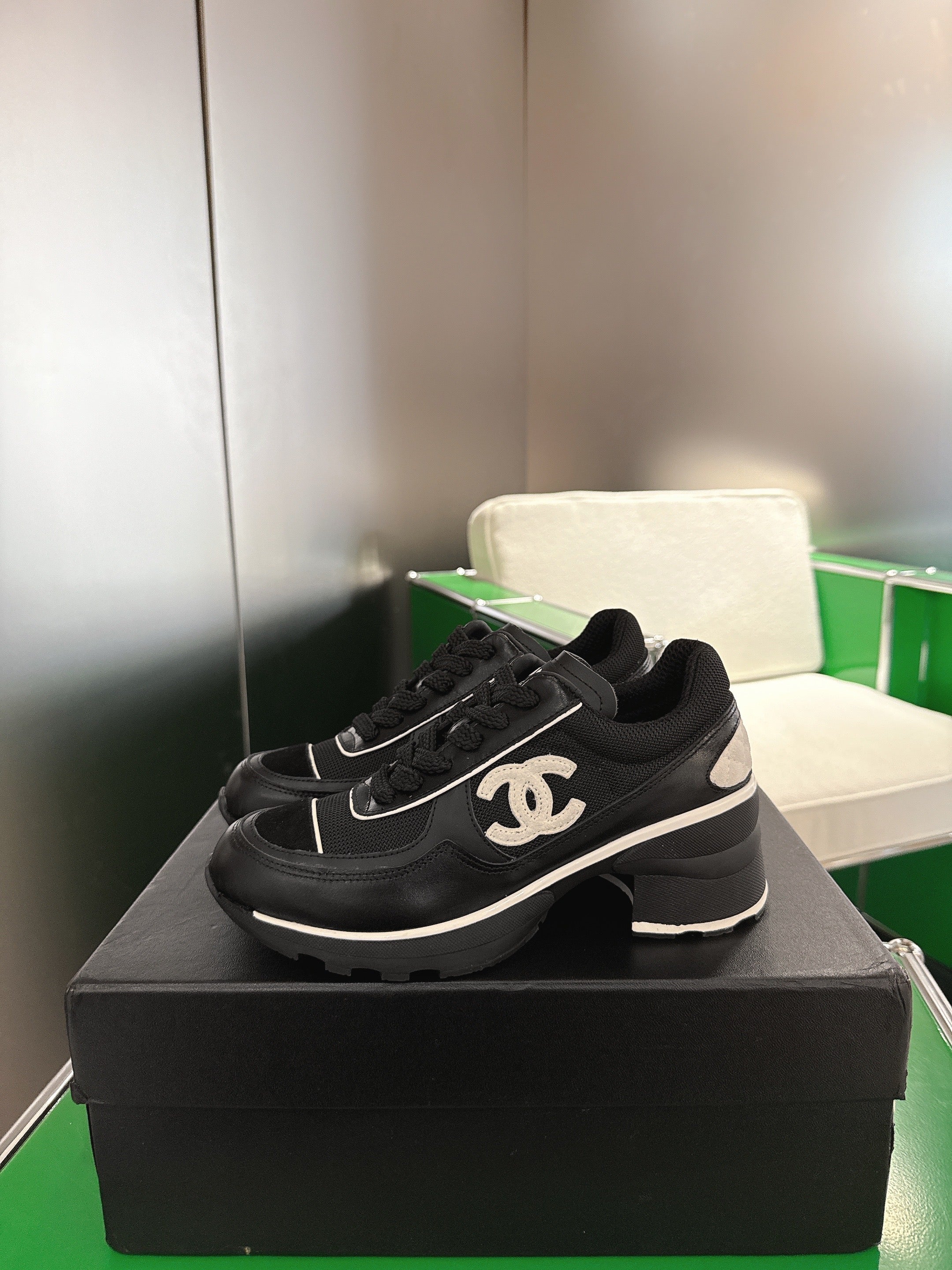 Chanel Low-Top Sneakers 30mm Black Calfskin Leather and Mesh 507543