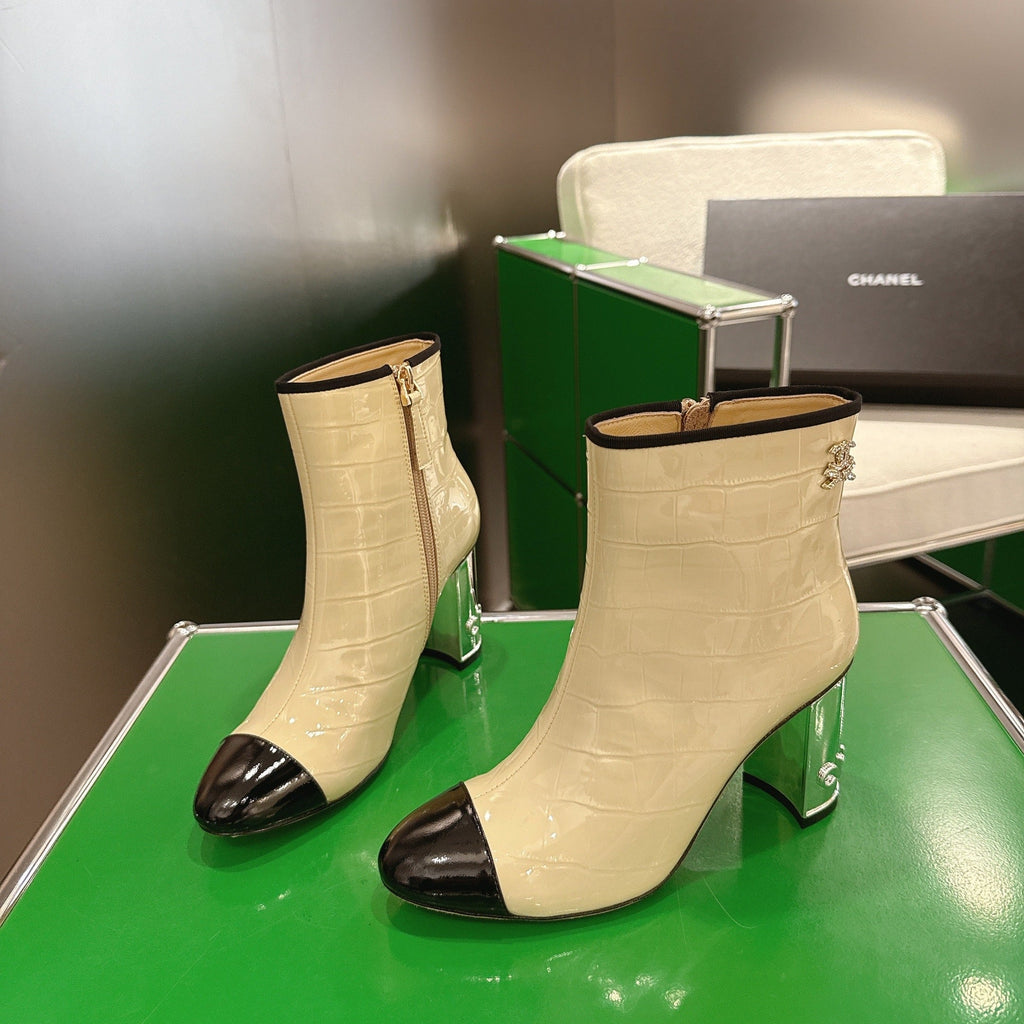 Chanel 2025???? High Heeled Ankle Boots Light Beige & Black Glossy Leather 507545