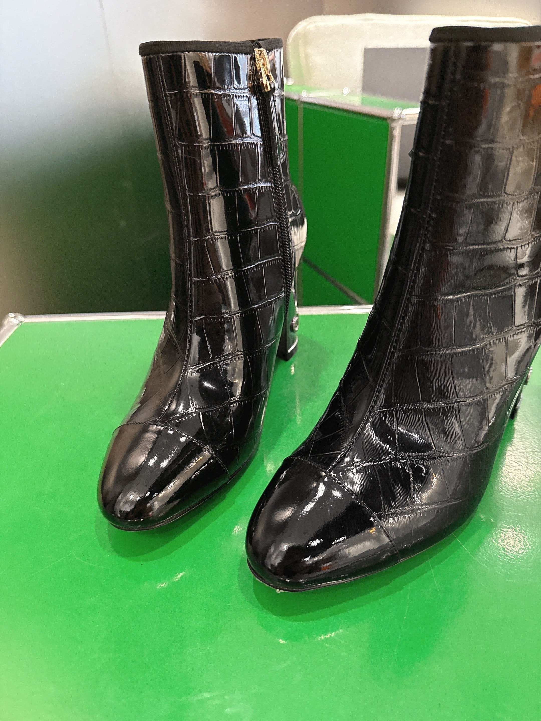 Chanel 2025???? High Heeled Ankle Boots Black Glossy Leather 507547