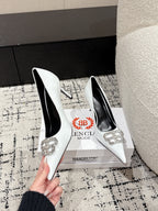 POINTED HIGH PUMPS IN WHITE PATENT CALFSKIN WITH CRYSTAL BUCKLE