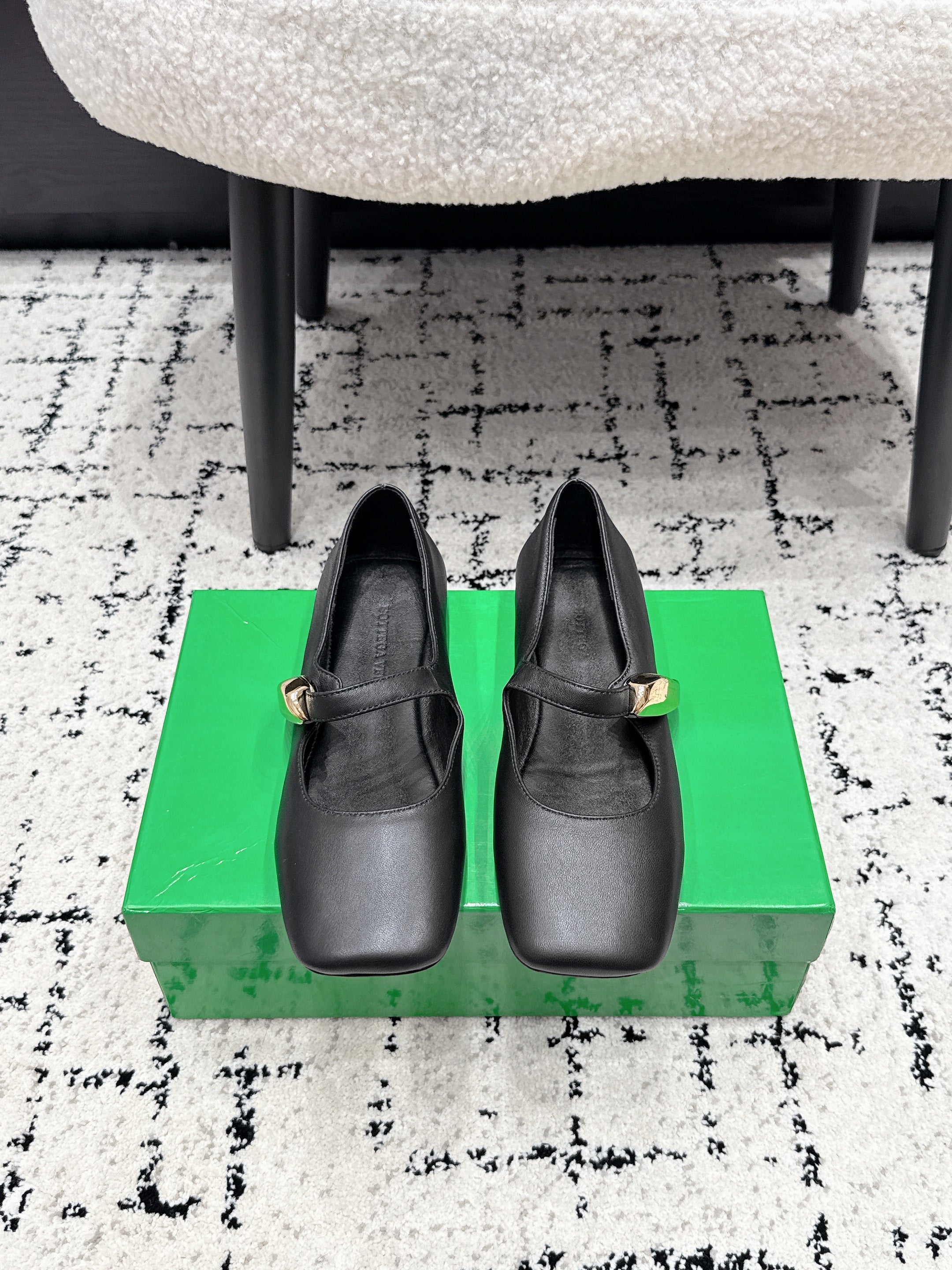 BV Charlotte Mary Jane Flat Black Leather 770004