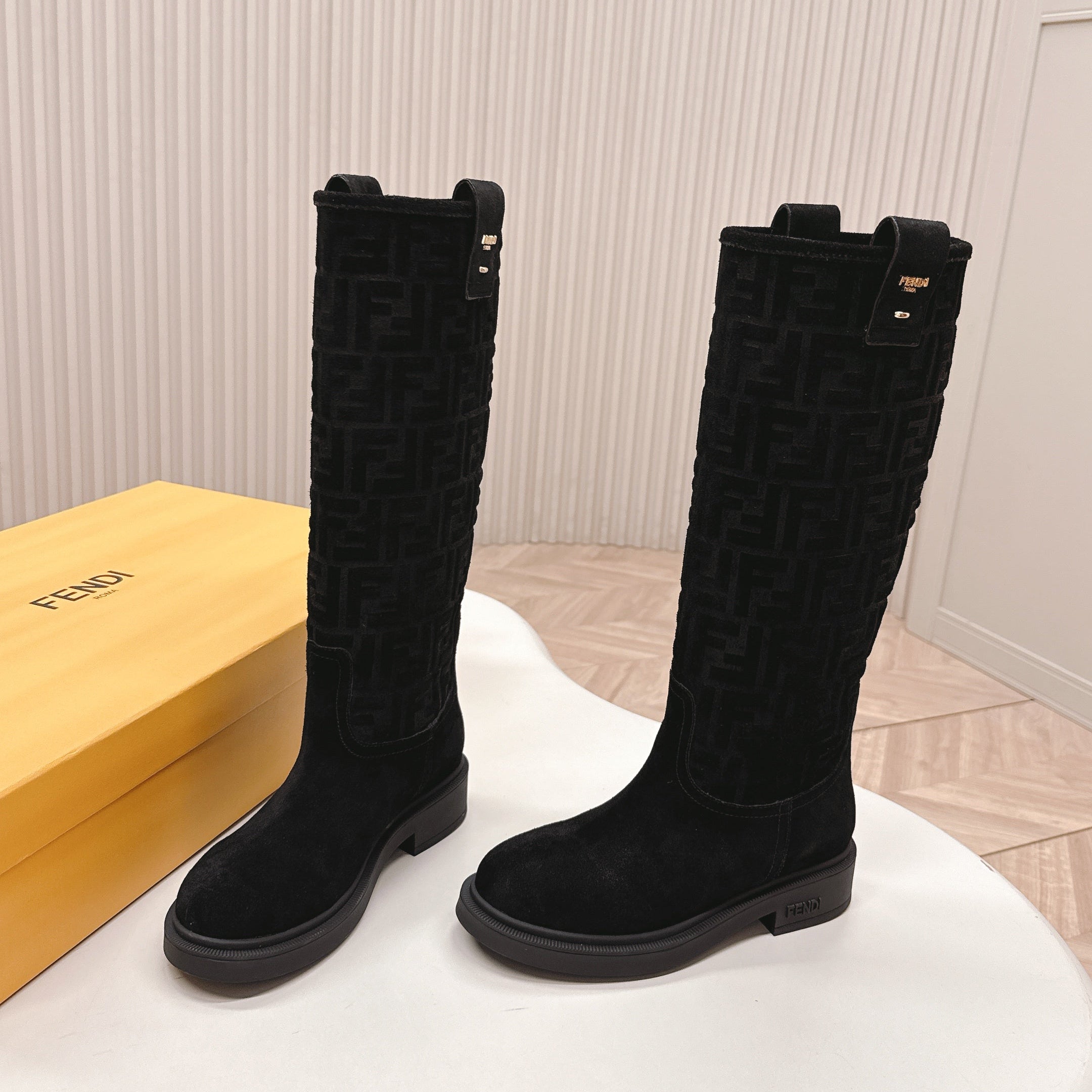 Fendi 25 High Boots Black Suede 500938