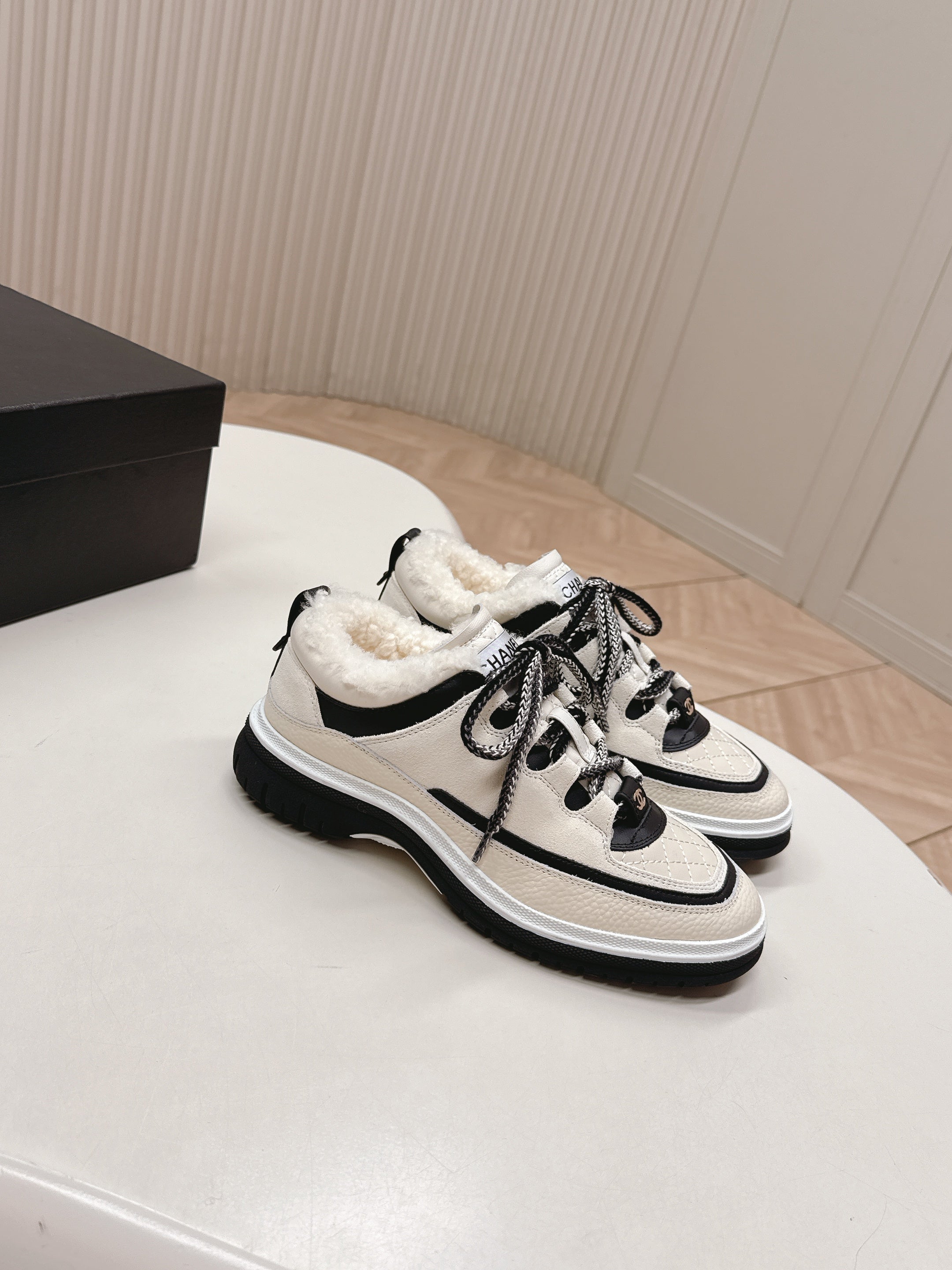 CC 25B Panda Sneakers White Fur Leather 542365