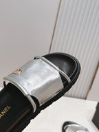 CC Flat Slip-on Sandals Sliver Glossy Leather 798340