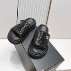 CC Flat Slip-on Sandals Black Glossy Leather 798341