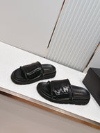 CC Flat Slip-on Sandals Black Glossy Leather 798341