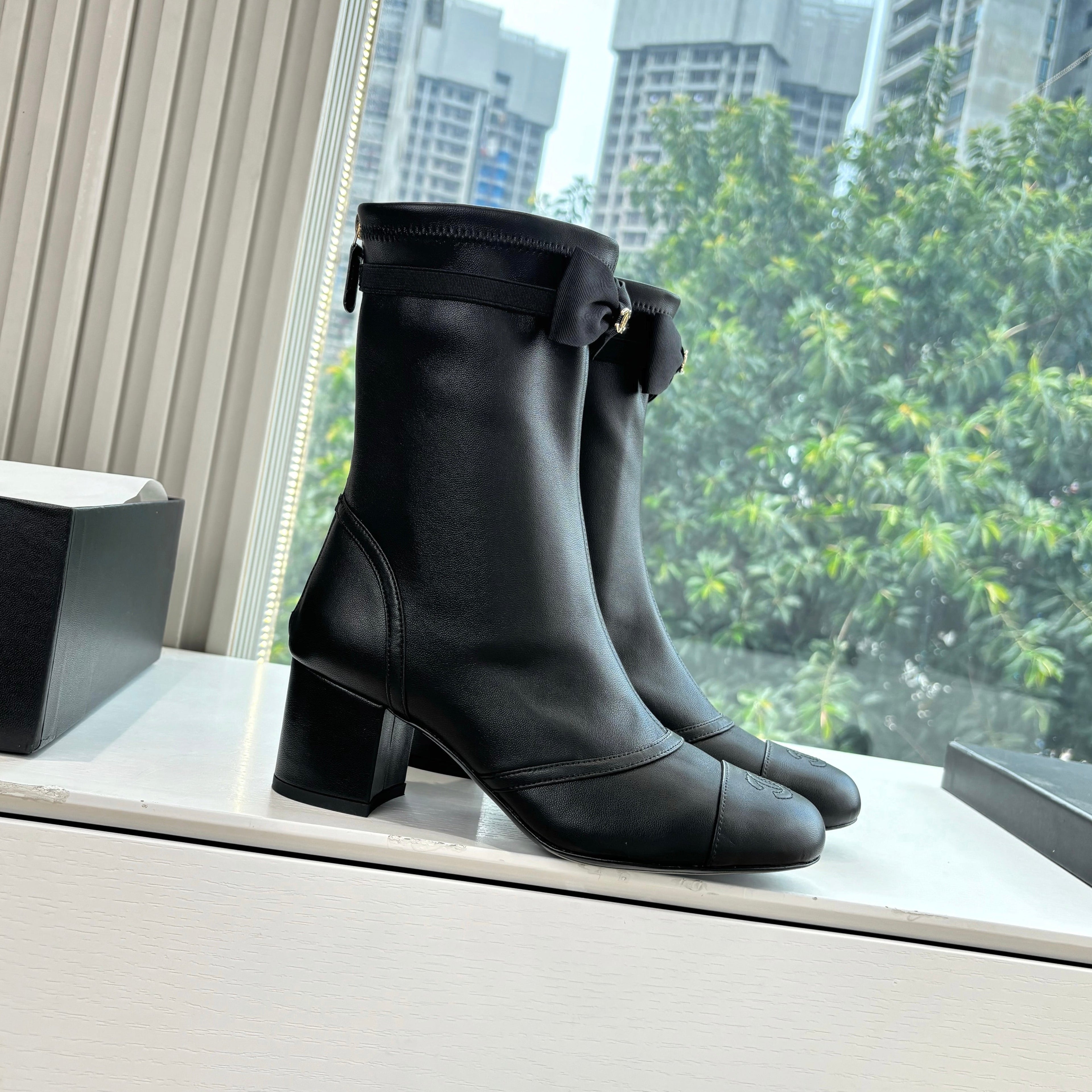 CC 25 Short Boot Black Calfskin Black Bow 430319