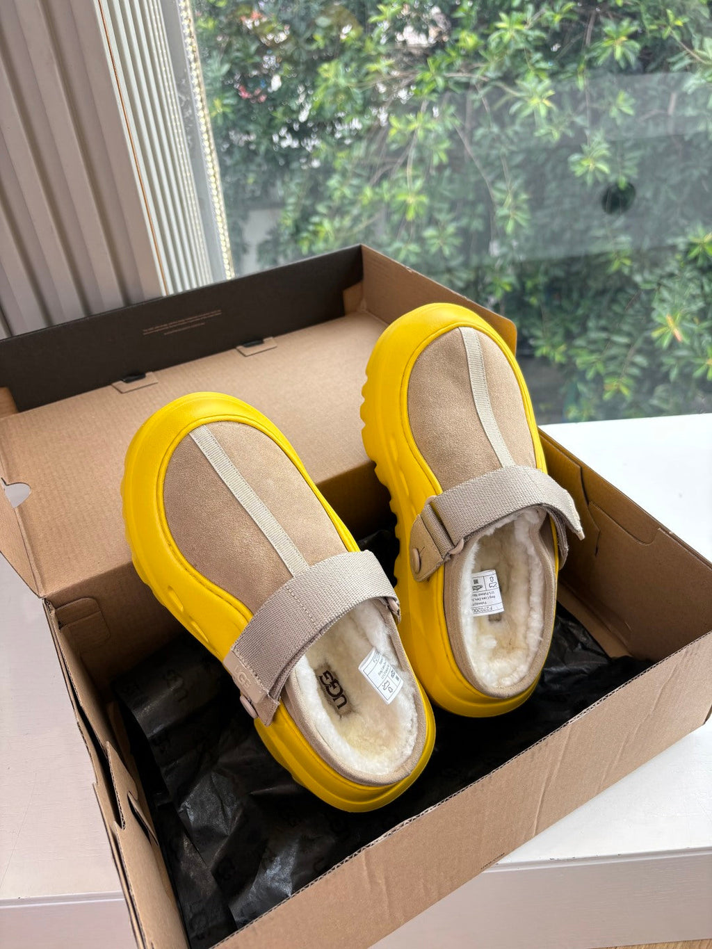 UGG PeakMod Mule Warm Beige Yellow Suede 525929
