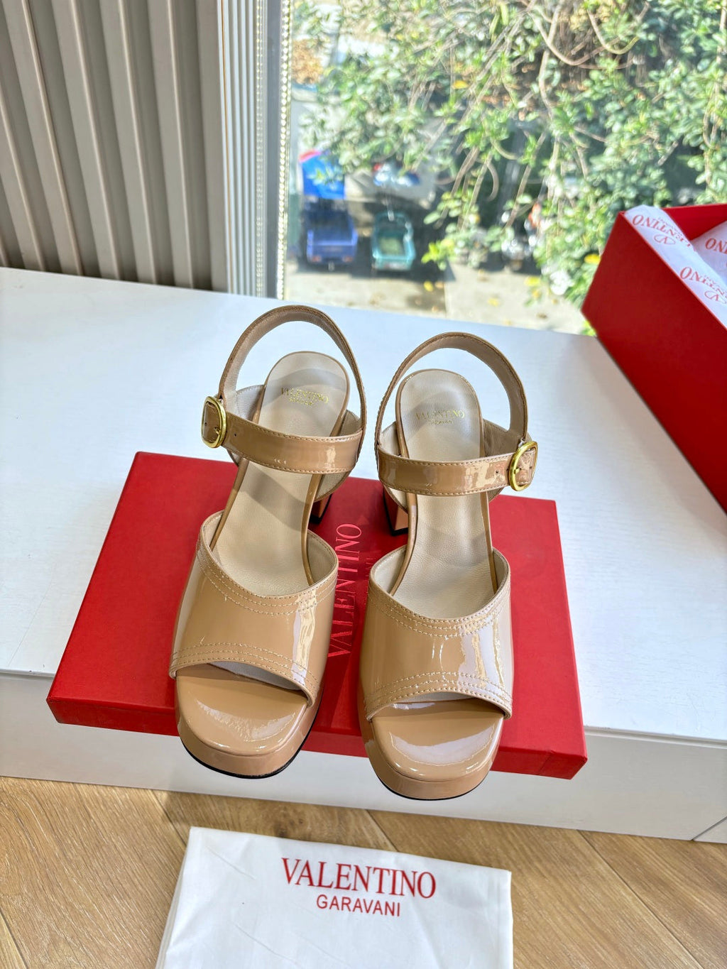 Valentino Fawcette Platform Sandal Beige Patent Leather 702277