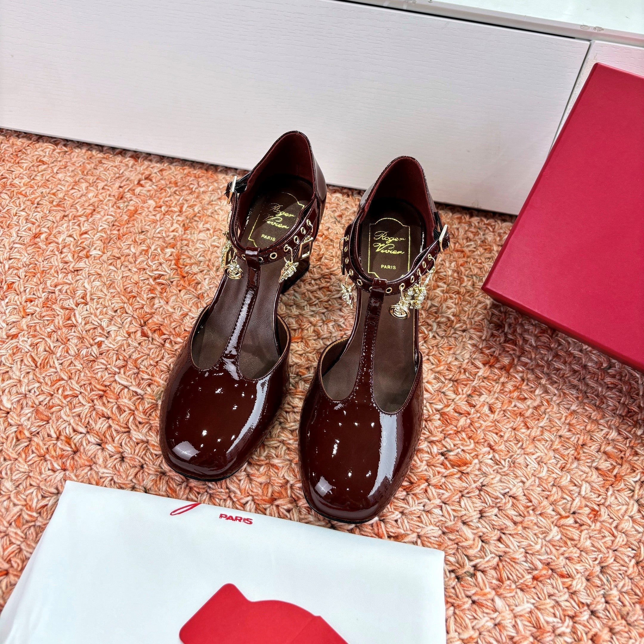 Très Vivier Mary Jane Pumps 8.5 cm Burgundy Patent Leather
