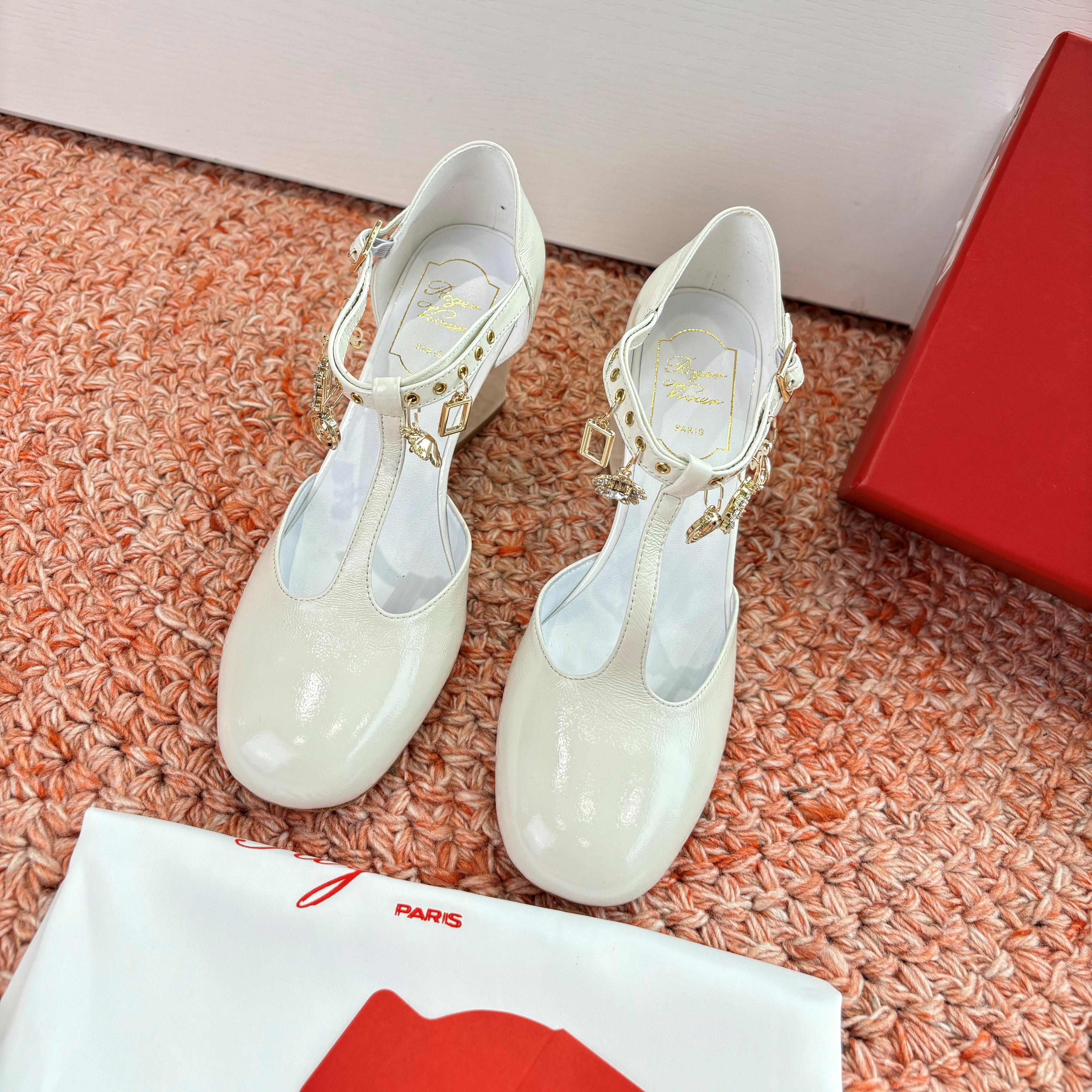 Très Vivier Mary Jane Pumps 8.5 cm White Patent Leather