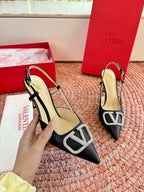 VLogo Signature Slingback 80mm Black Sheepskin 702214