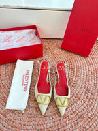 VLogo Signature Slingback 40mm Cream Sheepskin 702218