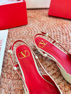 VLogo Signature Slingback 40mm Cream Sheepskin 702218