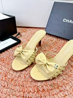CC 26s Bow Heels Sandals Beige Sheepskin 703673
