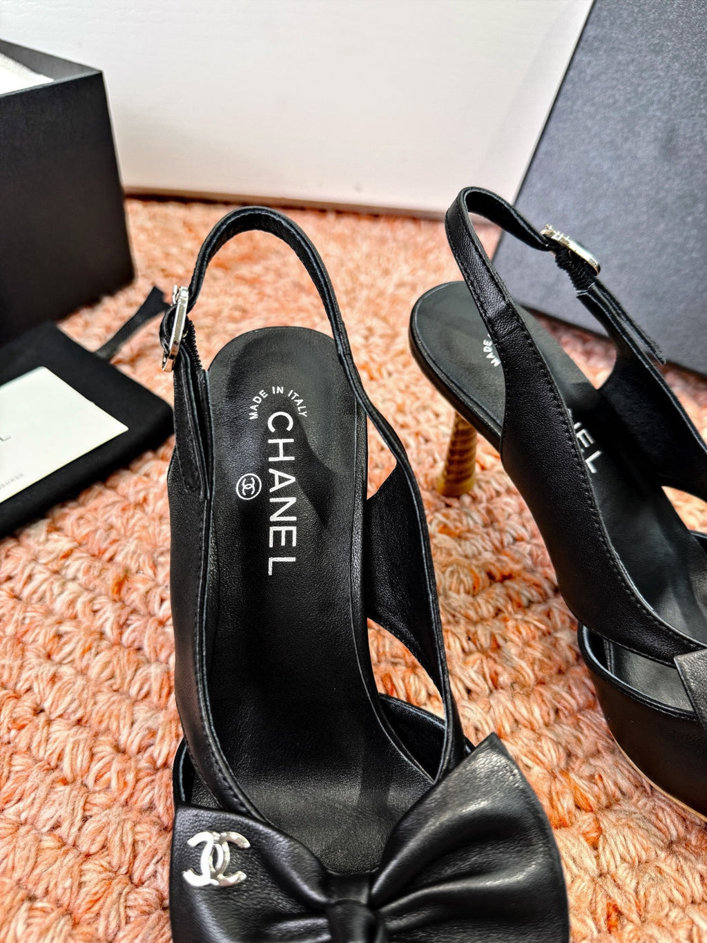 CC 26s Bow Heels 7cm Slingback Black Sheepskin 703665