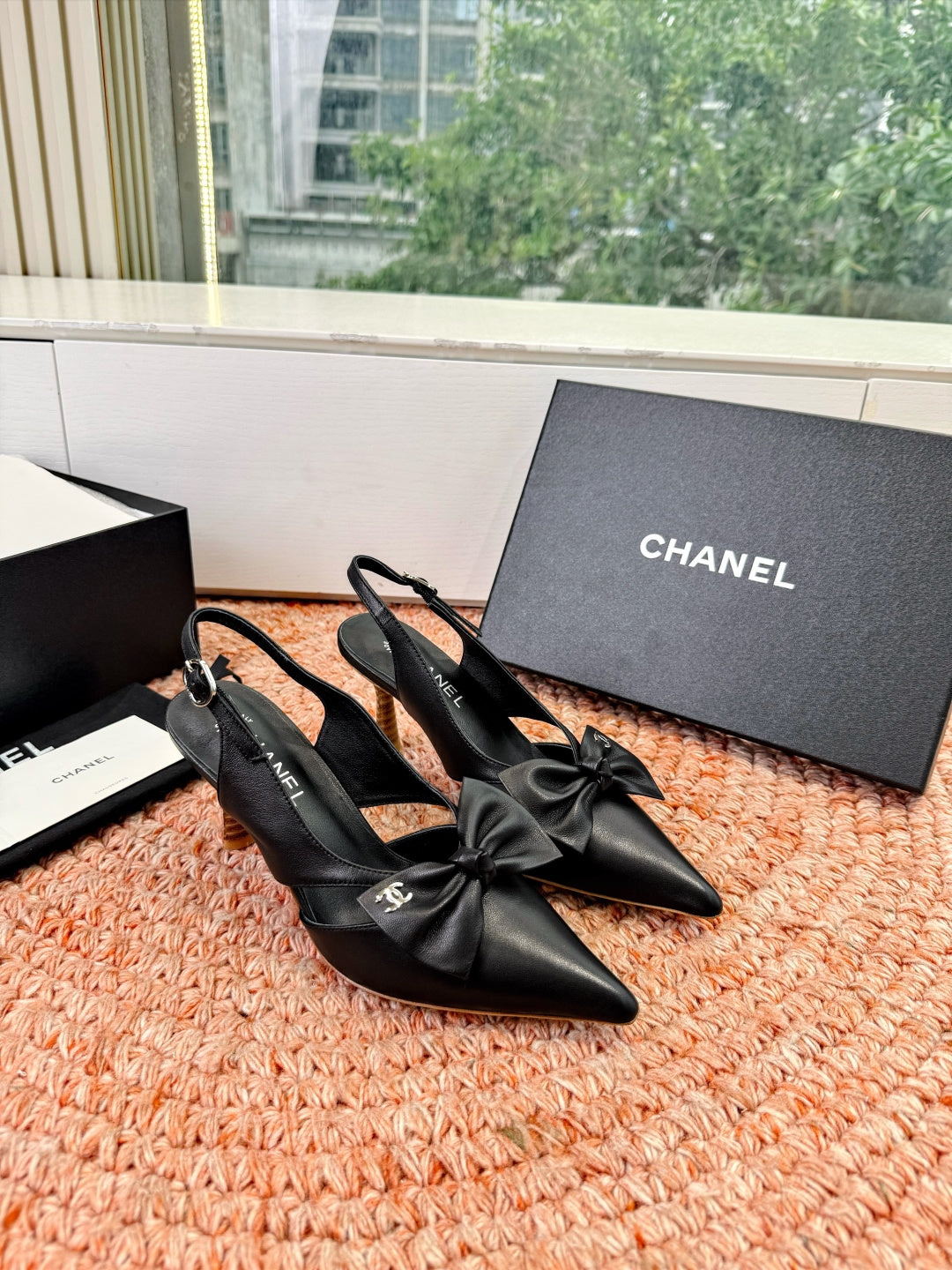 CC 26s Bow Heels 7cm Slingback Black Sheepskin 703665
