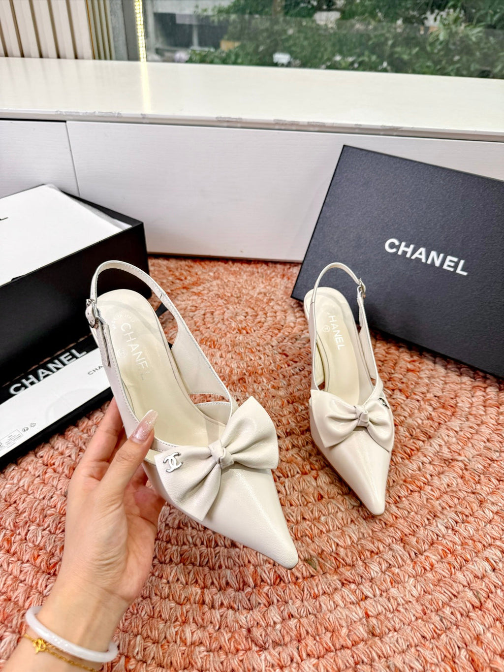 CC 26s Bow Heels Slingback White Sheepskin 703667