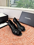 CC 26s Bow High Heels Black Sheepskin 703675