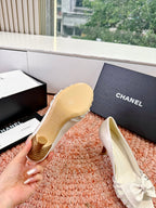 CC 26s Bow High Heels White Sheepskin 703676