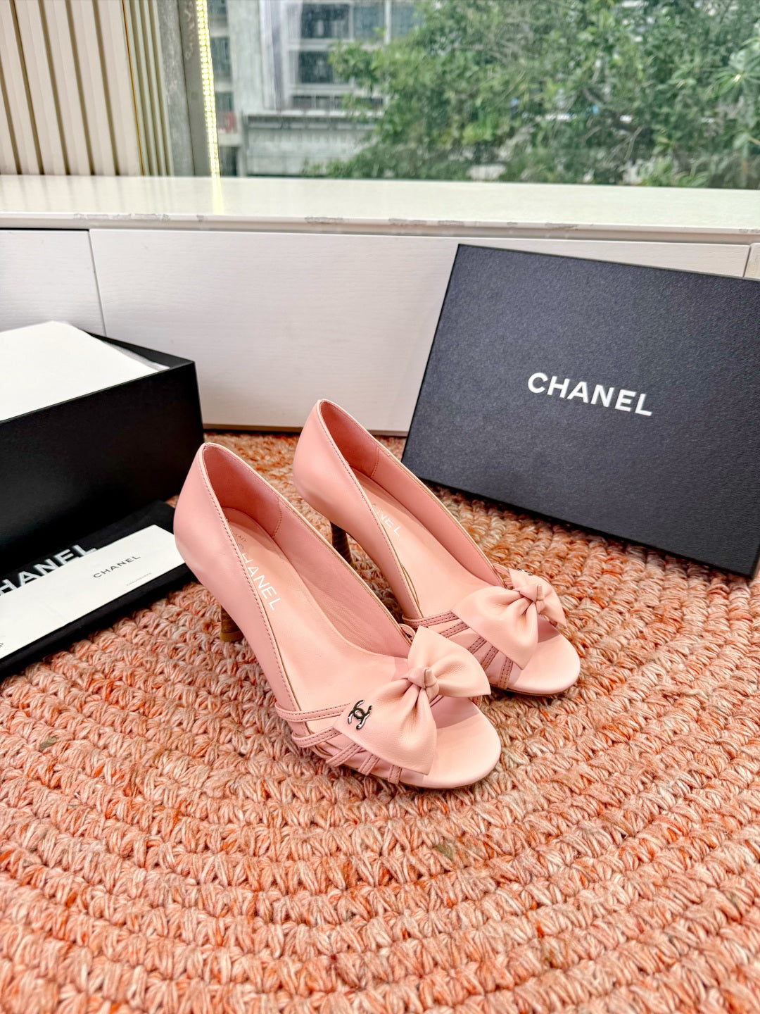 CC 26s Bow Heels Sandals Pink Sheepskin 703677