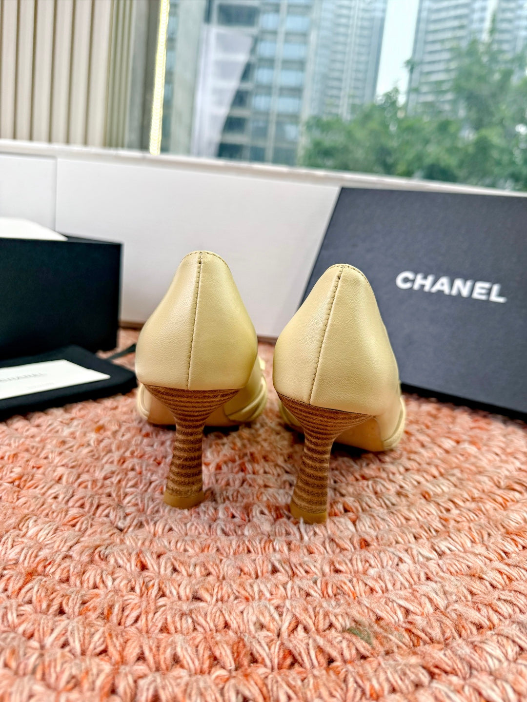 CC 26s Bow Heels Sandals Beige Sheepskin 703678