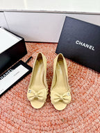 CC 26s Bow High Heels  Beige Sheepskin 703678
