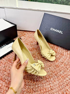 CC 26s Bow High Heels  Beige Sheepskin 703678