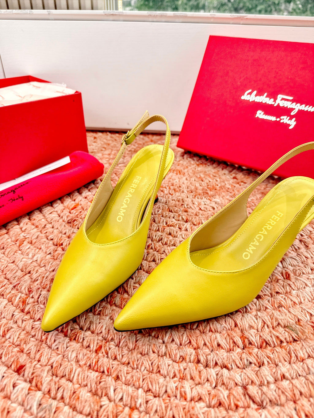 Ferragamo Salvatore Slingback Yellow Sheepskin 760457