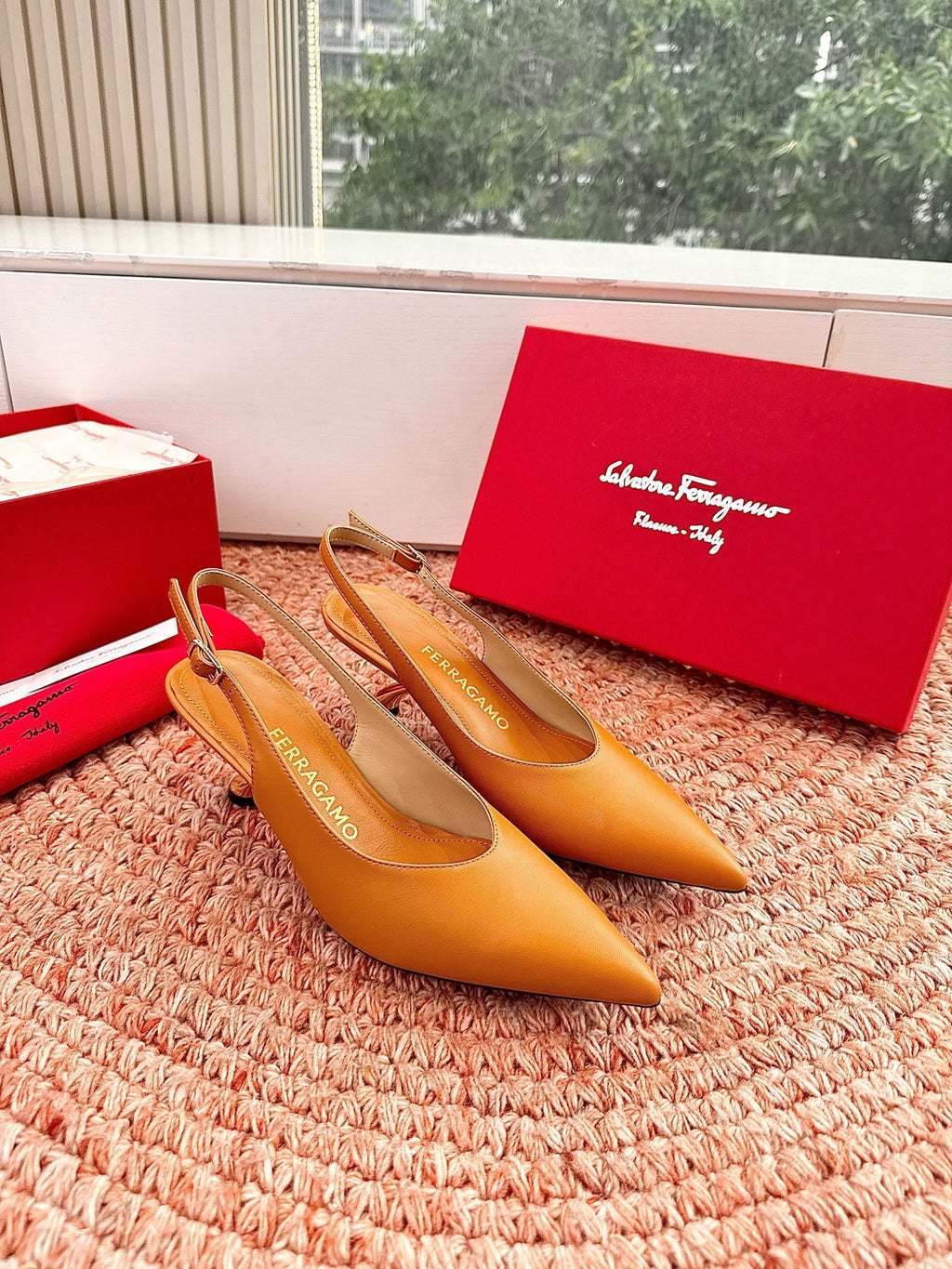 Ferragamo Salvatore Slingback Light Brown Sheepskin 760458