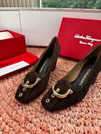 Ferragamo Gancini Pumps Dark Brown Suede 760467