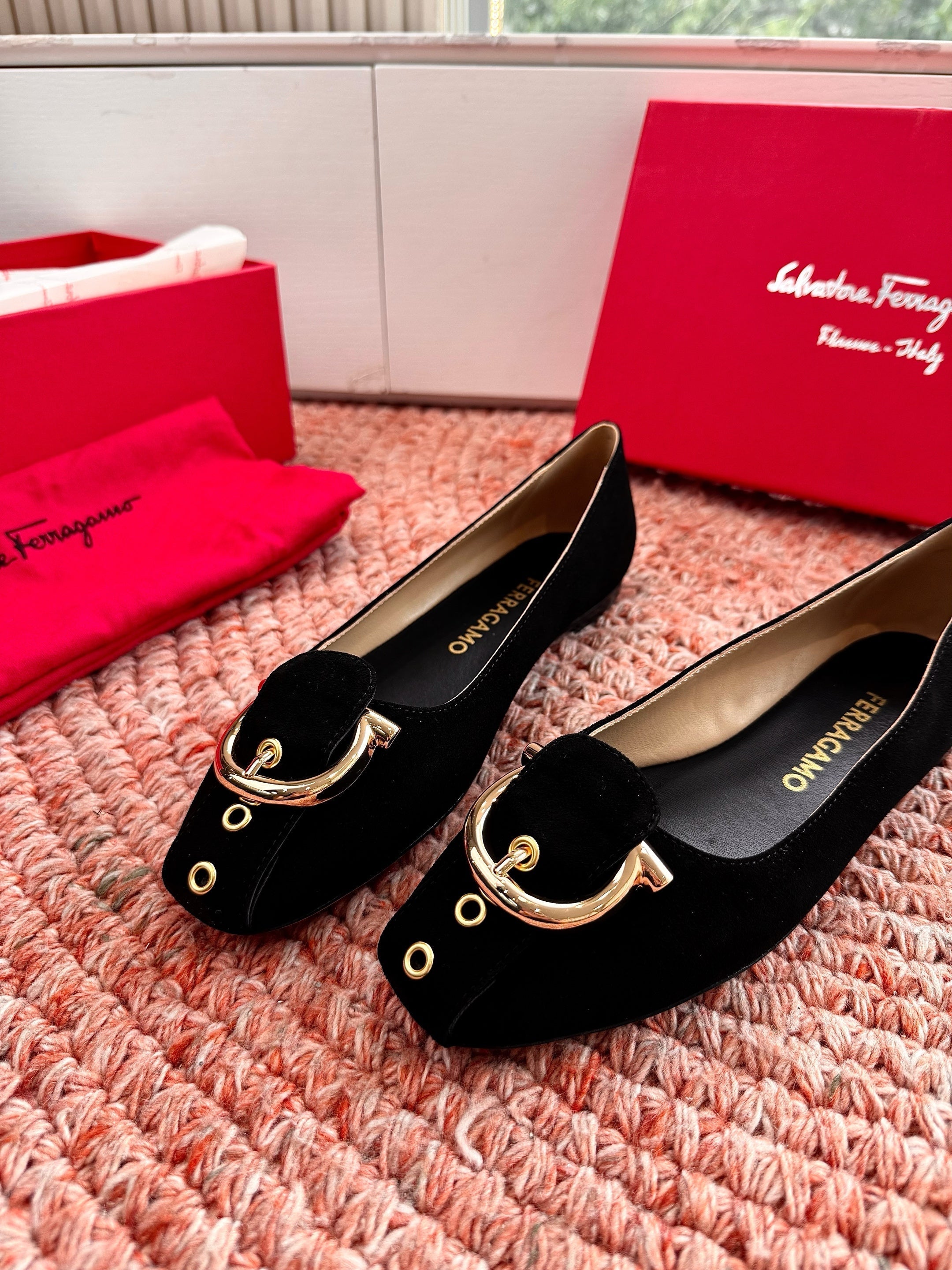 Ferragamo Gancini Ballet Flat Black Suede 760473