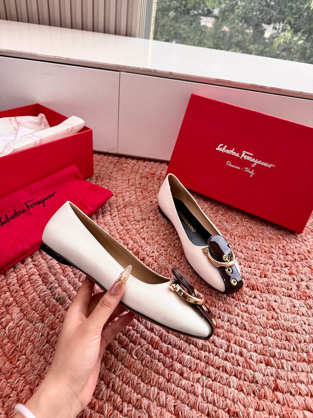 Ferragamo Gancini Ballet Flat Black White Lambskin 760472