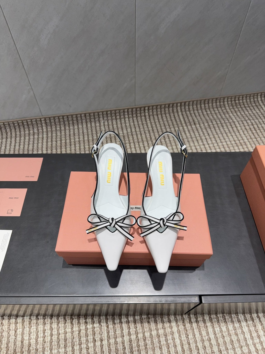 Miu 26s Slingback 55mm In White And Black Calfskin With Bow