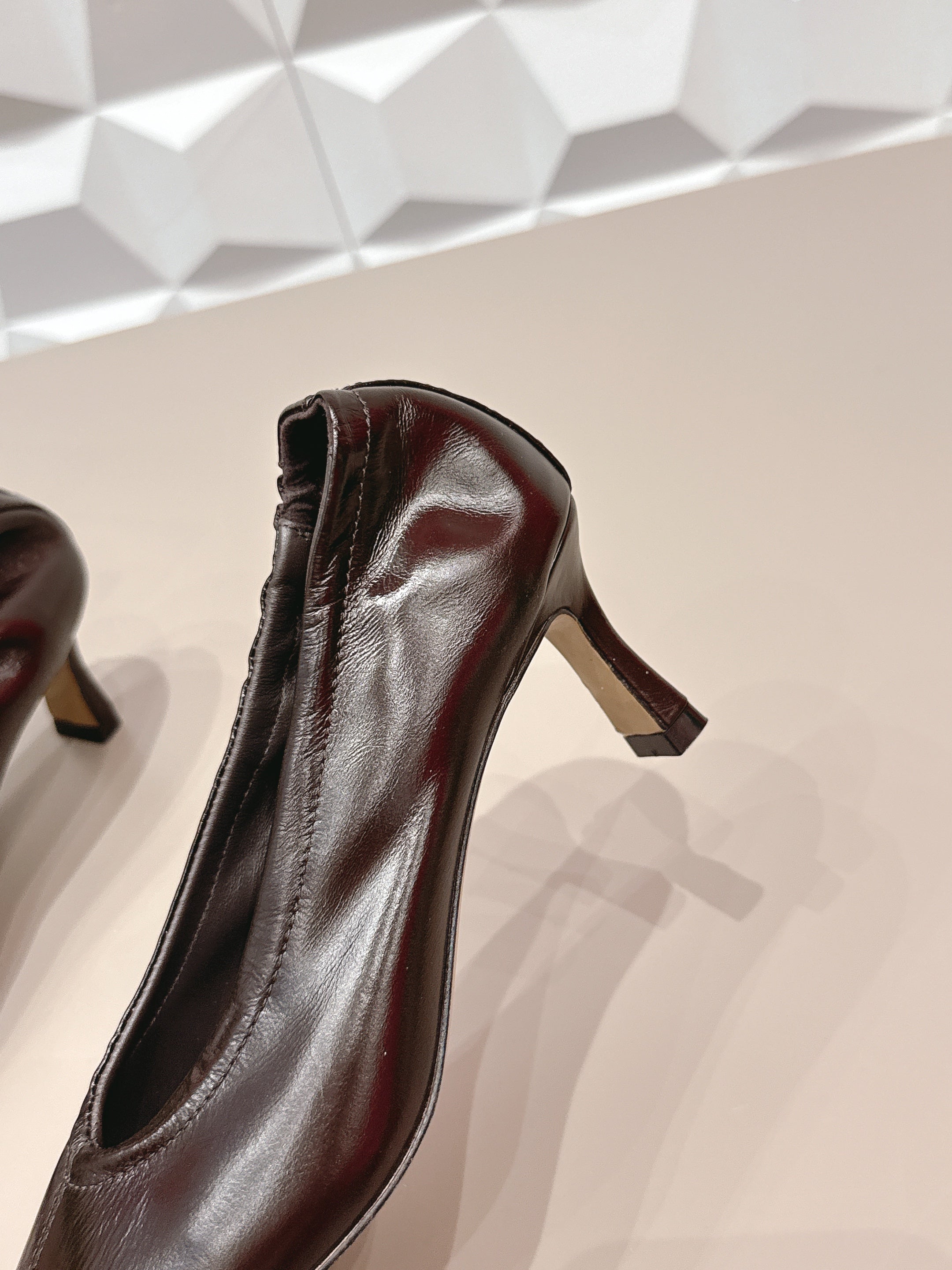 BV Sofia Pump 4cm Chocolate Sheepskin 613300
