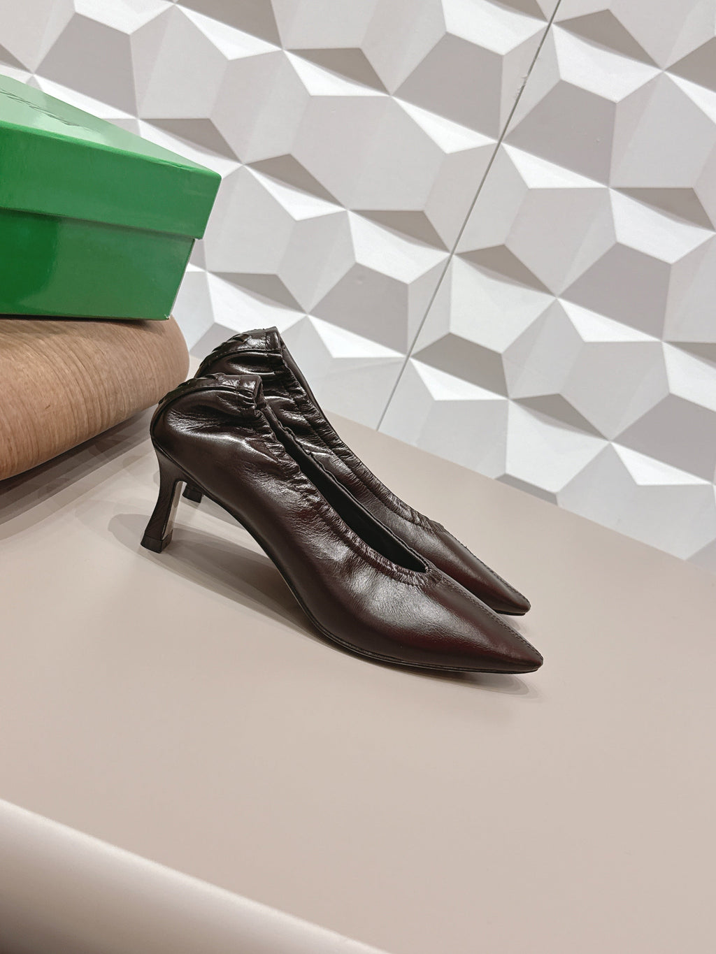 BV Sofia Pump 4cm Chocolate Sheepskin 613300