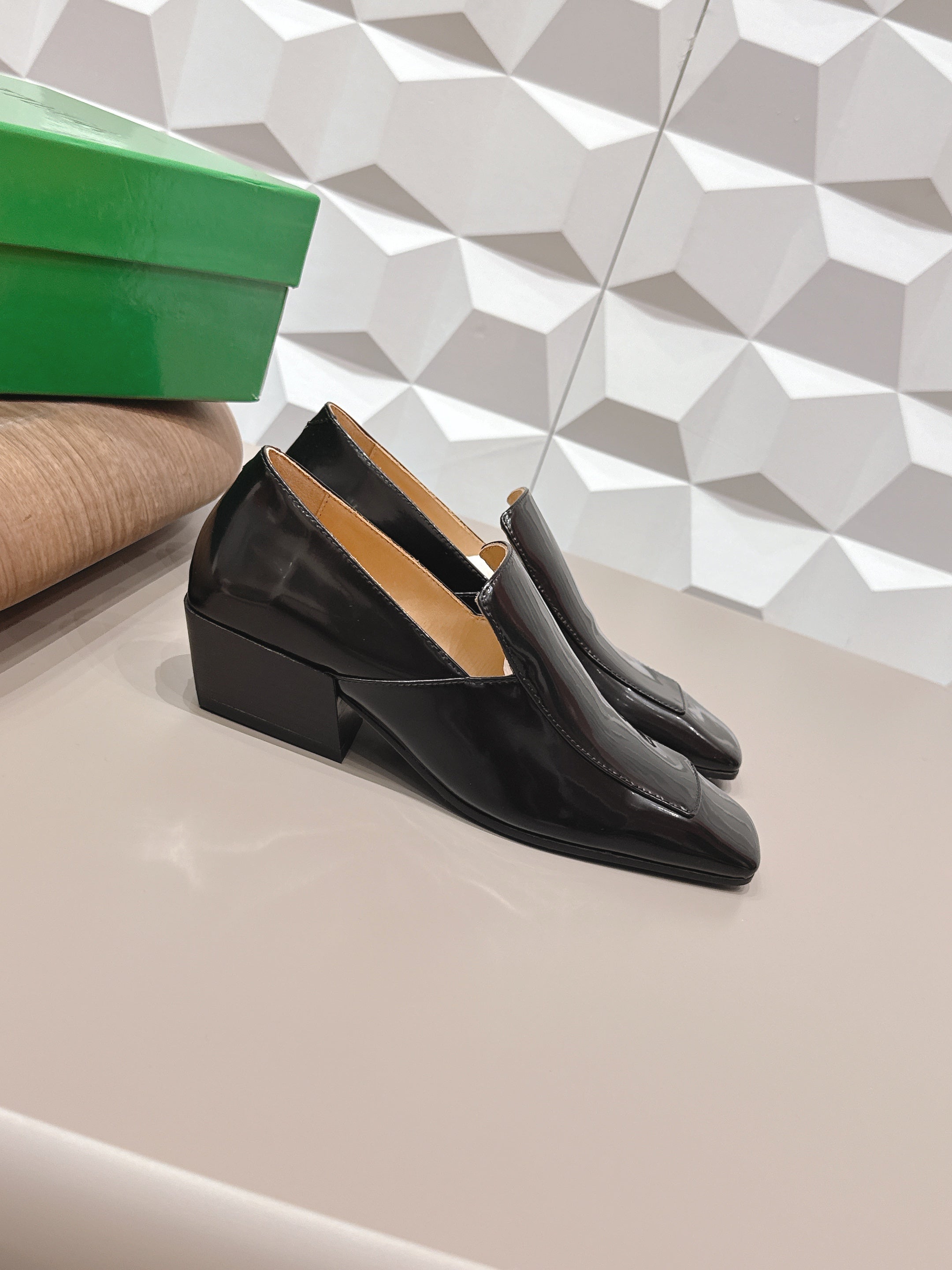 BV Okinawa Intrecciato Loafer 4cm Black Calfskin 613296