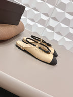 CC 26s Round-Toe Open-Back Flats Black Beige Fabric Leather 613255
