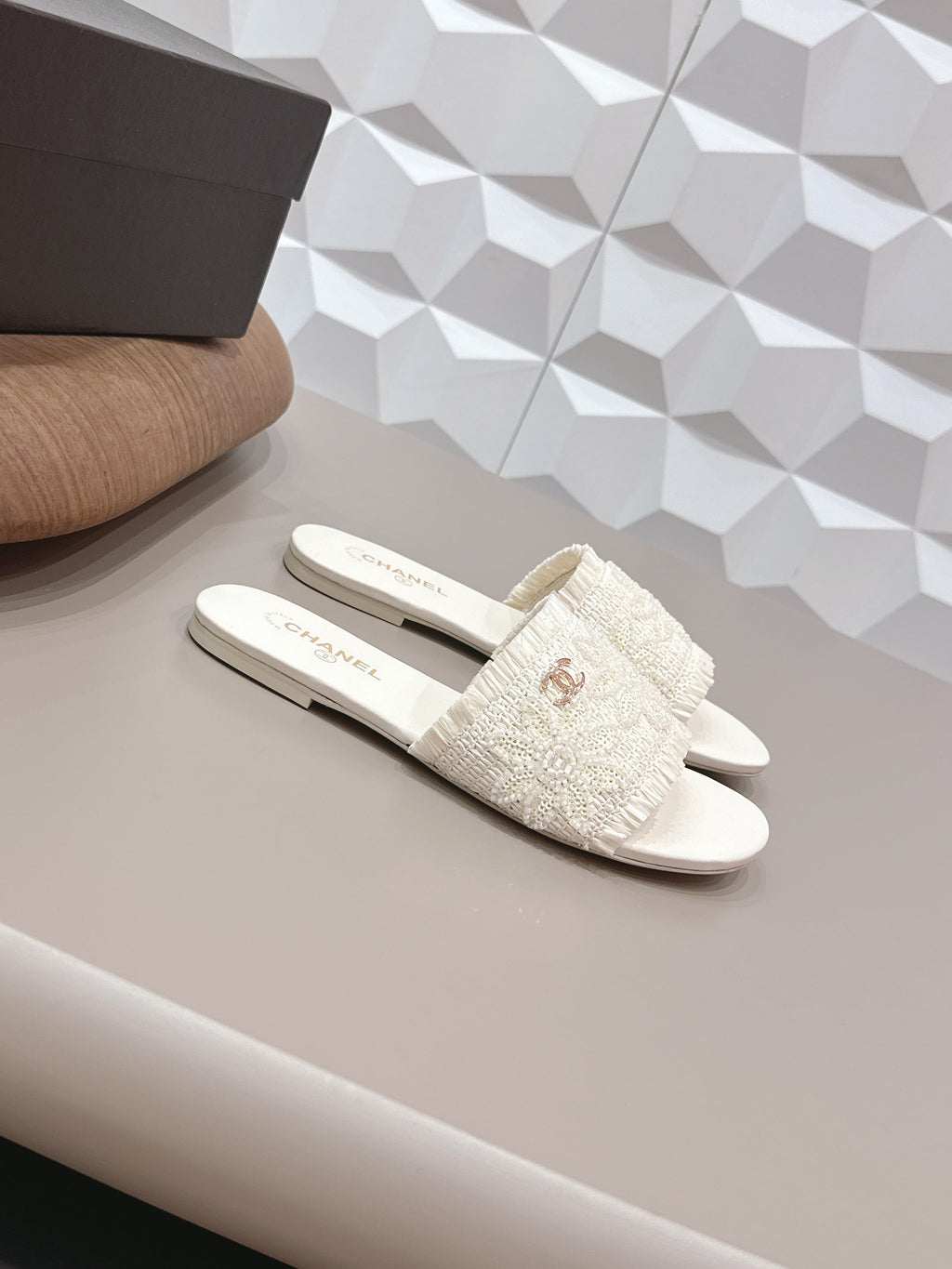 CC 26s Flat Sandals White Straw Leather 613264