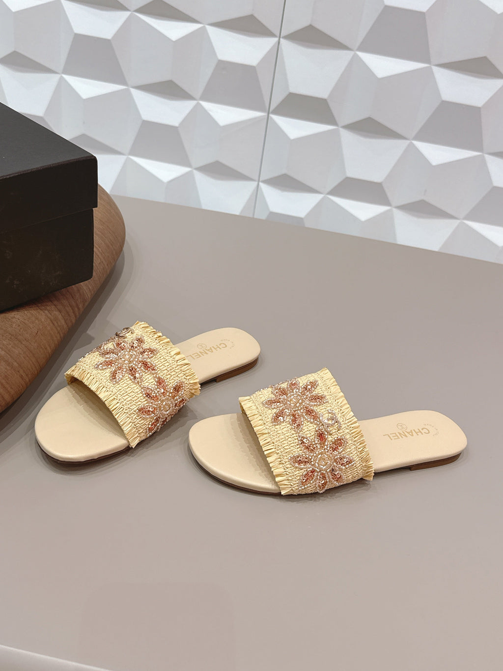 CC 26s Flat Sandals Beige Straw Leather 613265