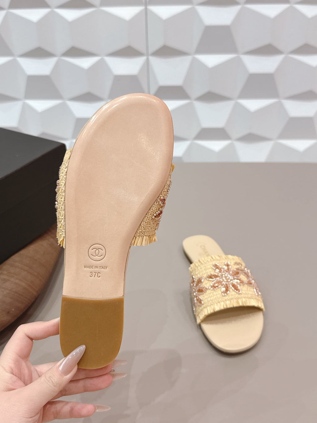 CC 26s Flat Sandals Beige Straw Leather 613265