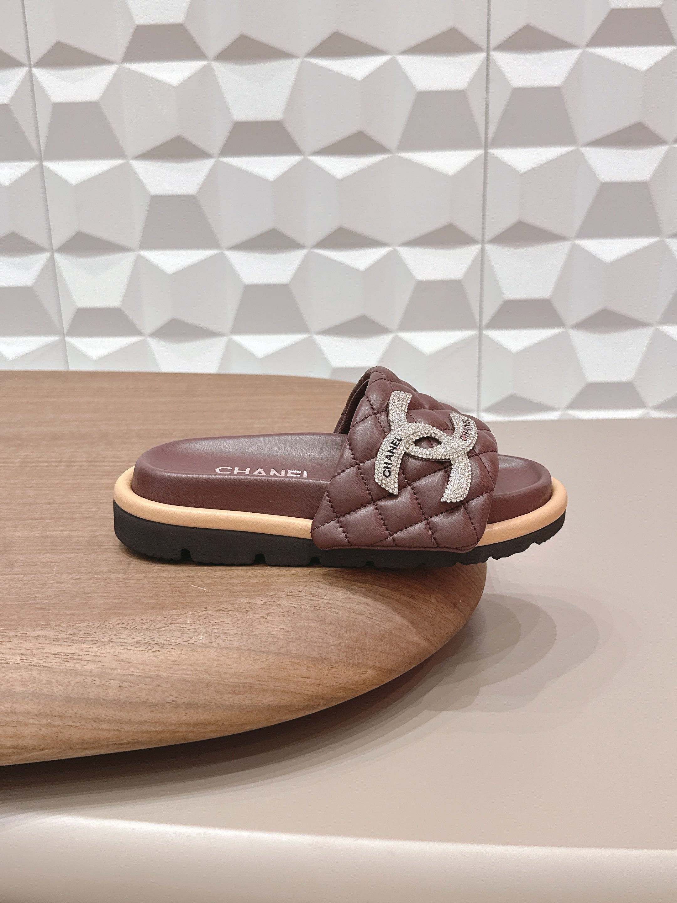 CC 26s Sandals Double C Buckle Burgundy Quilted Leather 613267