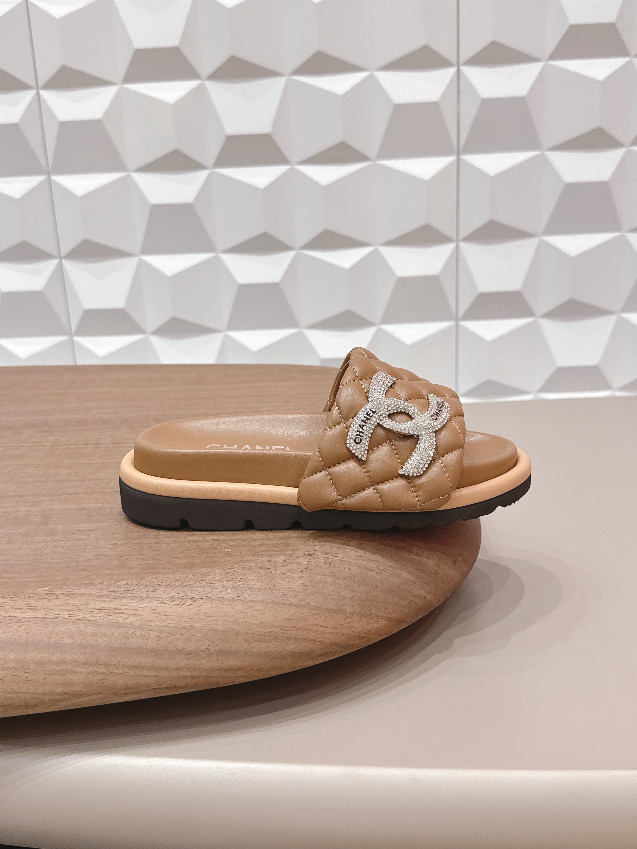 CC 26s Sandals Double C Buckle Brown Quilted Leather 613268